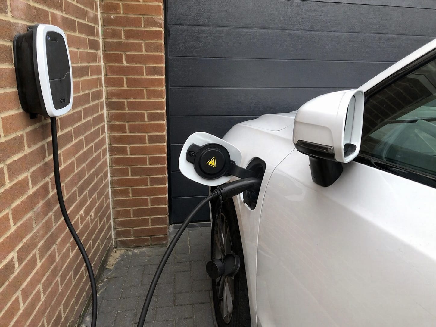 Borne de recharge installée par ElectroSmart